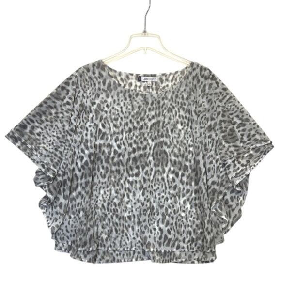 Jennifer Lopez Tops - Jennifer Lopez Jlo Animal Print Blouse Women’s Large short sleeve Boho Cruise